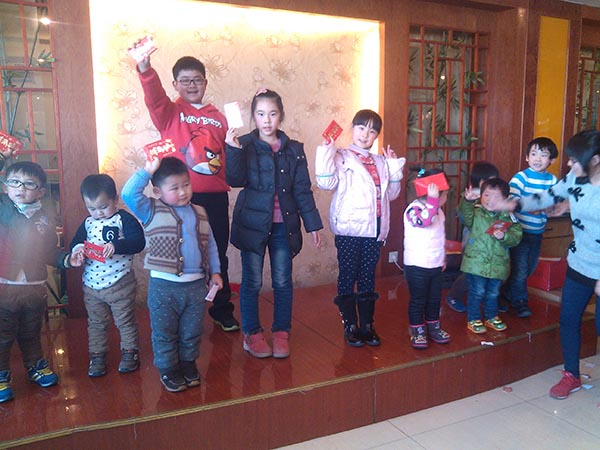 科進(jìn)年會迎新年 南京科進(jìn)舉辦了迎新年聚餐年會迎接新年